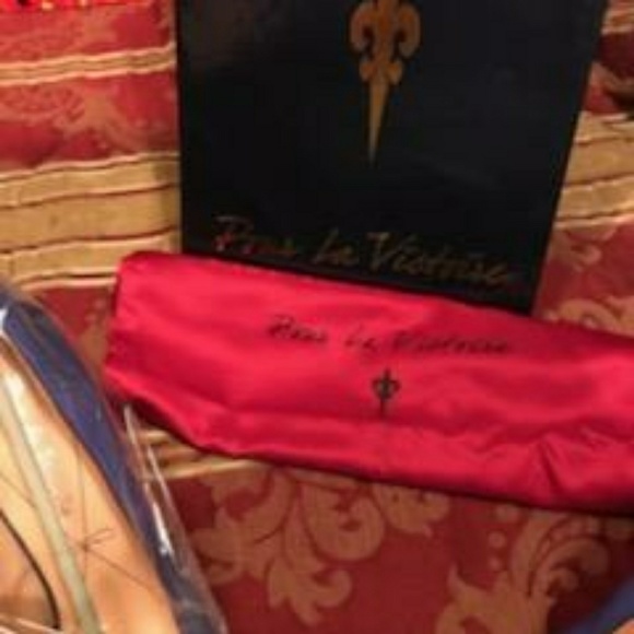 Shoes - Picture 4 of 7